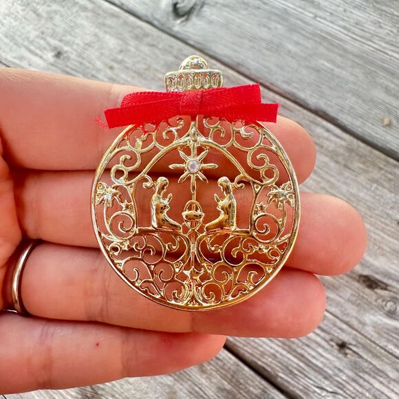 Vintage Christmas Jewelry Jesus Mary Manger Scene Brooch Pin Religious Brooch - Picture 1 of 3